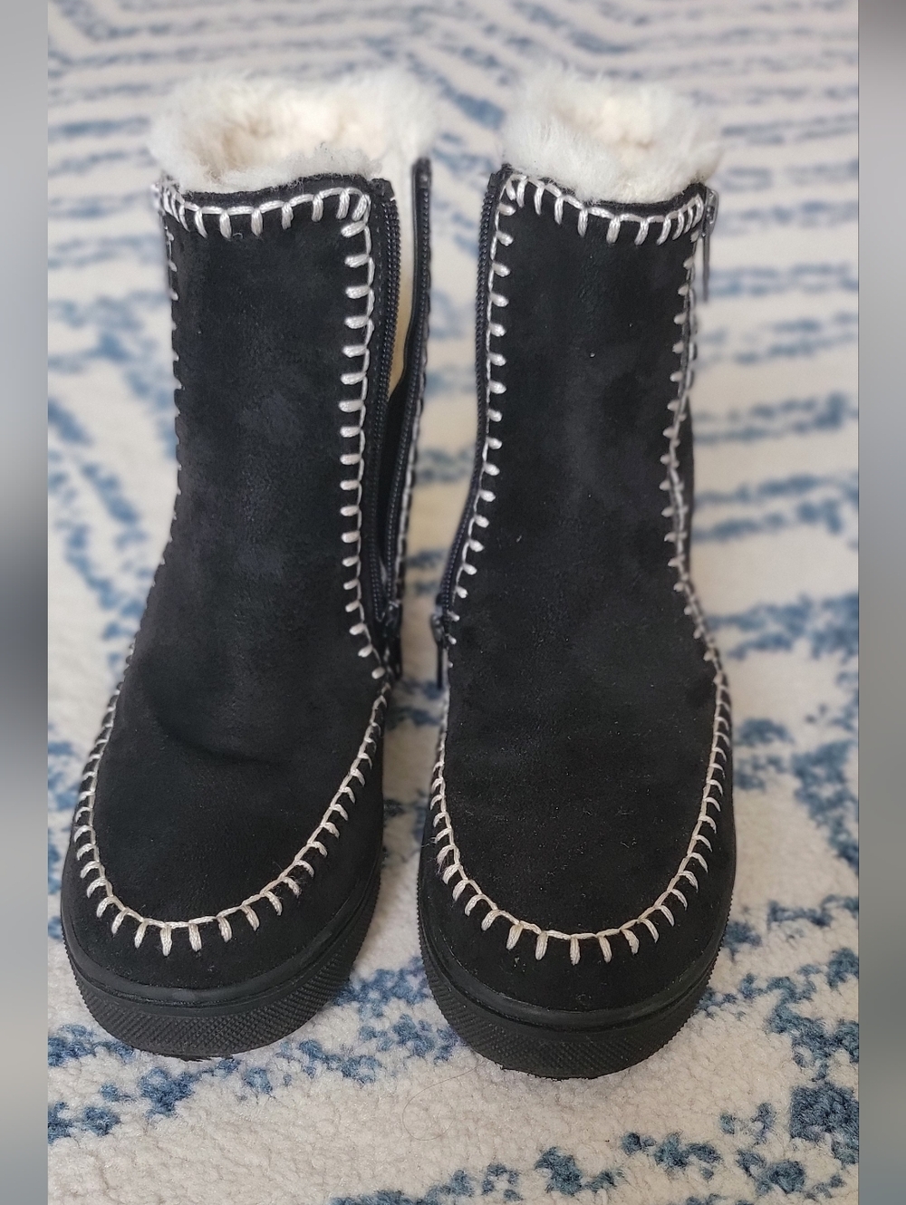 MIA Stormie Genuine Shearling Bootie Size 6 Black/Cream